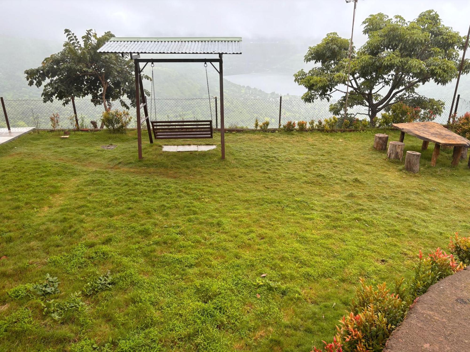 Paramount 3 Ac Bedrooms Hall Garden With Lake View 潘奇加尼 外观 照片