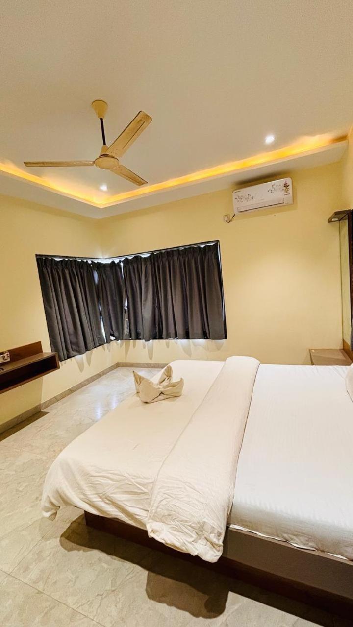 Paramount 3 Ac Bedrooms Hall Garden With Lake View 潘奇加尼 外观 照片