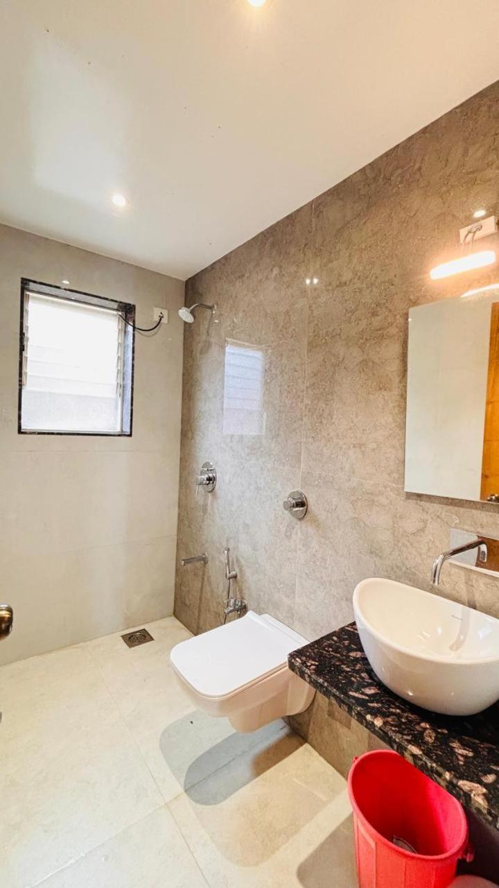 Paramount 3 Ac Bedrooms Hall Garden With Lake View 潘奇加尼 外观 照片