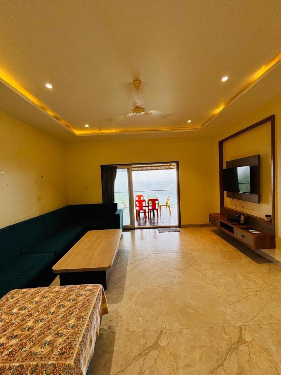 Paramount 3 Ac Bedrooms Hall Garden With Lake View 潘奇加尼 外观 照片