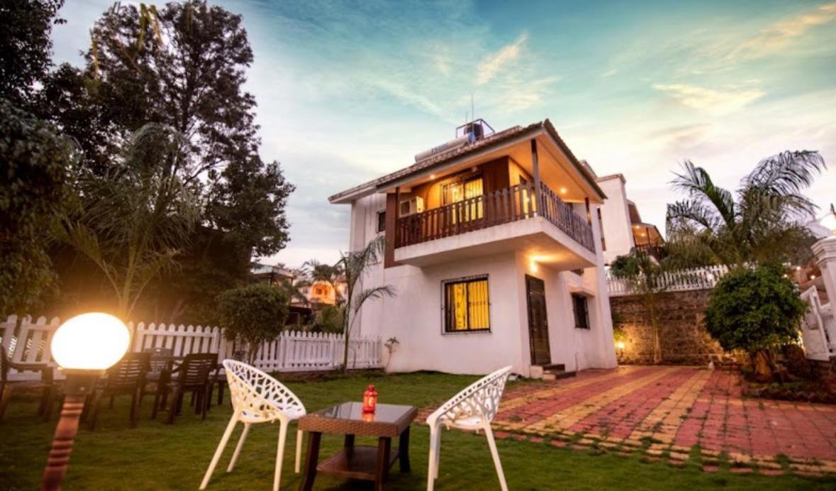 Paramount 3 Ac Bedrooms Hall Garden With Lake View 潘奇加尼 外观 照片
