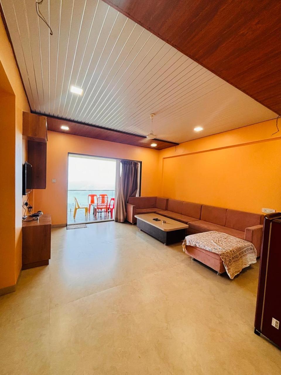 Paramount 3 Ac Bedrooms Hall Garden With Lake View 潘奇加尼 外观 照片