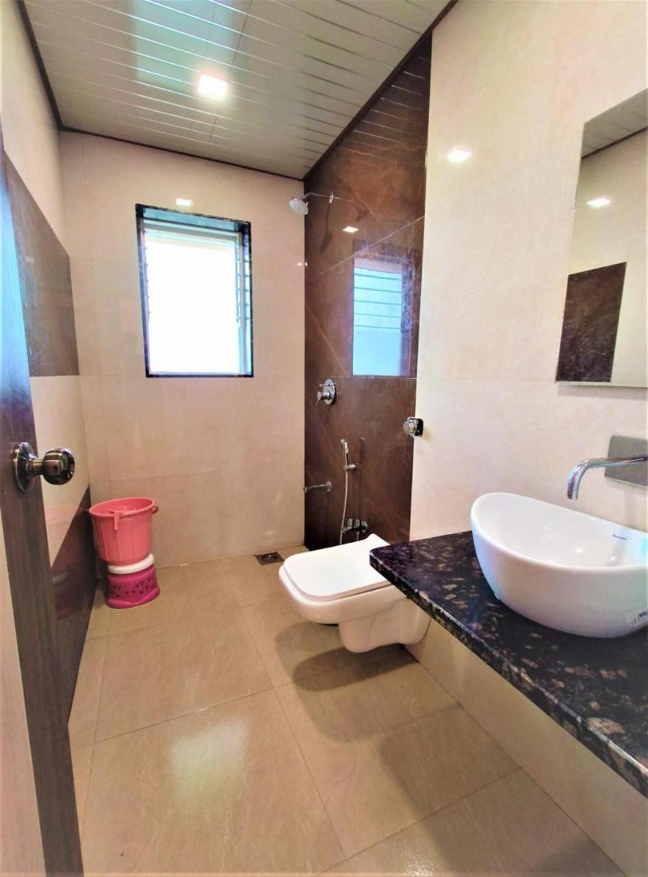 Paramount 3 Ac Bedrooms Hall Garden With Lake View 潘奇加尼 外观 照片