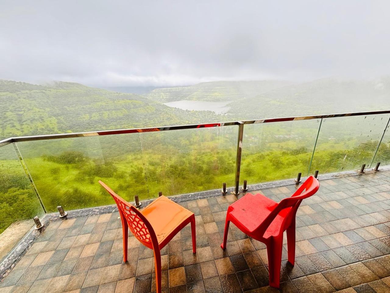 Paramount 3 Ac Bedrooms Hall Garden With Lake View 潘奇加尼 外观 照片