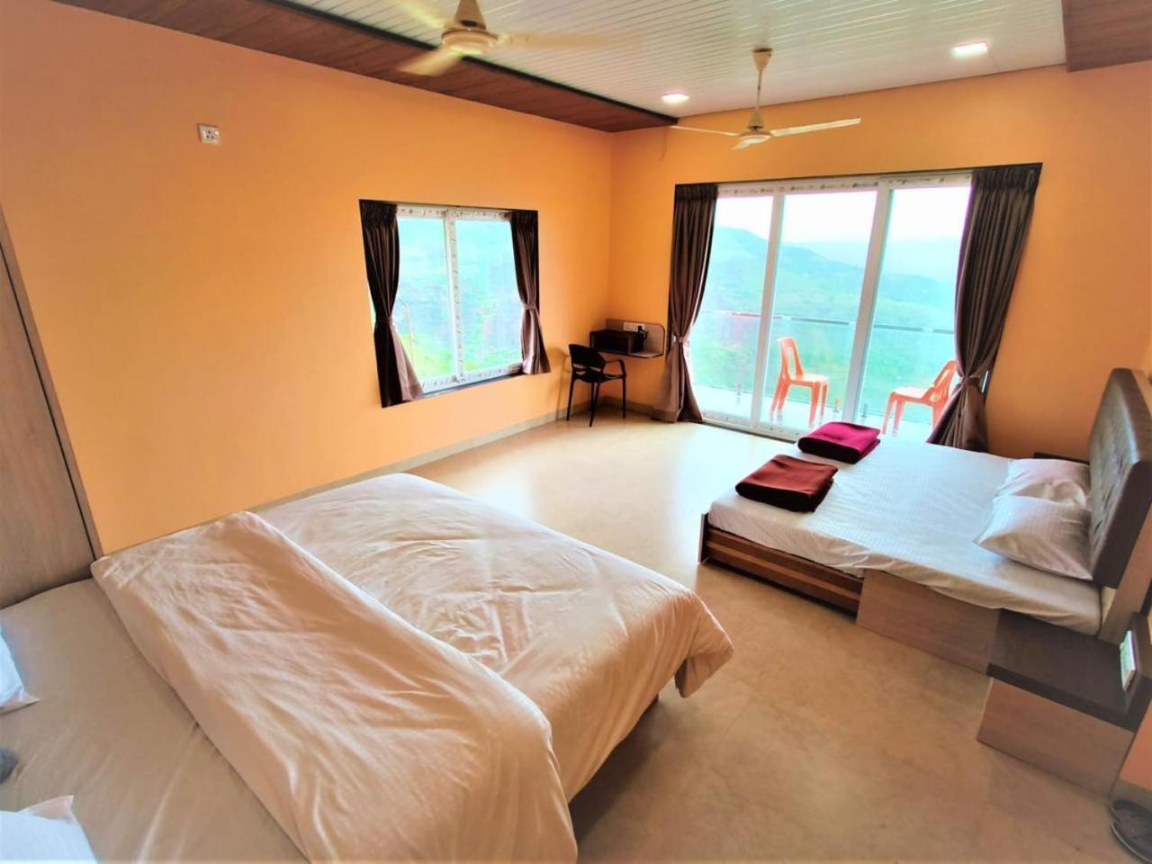 Paramount 3 Ac Bedrooms Hall Garden With Lake View 潘奇加尼 外观 照片